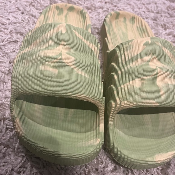 Adidas Adilette 22 Slides - Picture 2 of 4